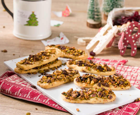 Barritas de pan a la cerveza con arándanos y pistachos Barritas de pan a la cerveza con arándanos y pistachos