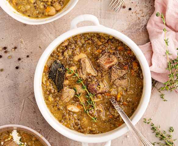 Linsen-Apfel-Eintopf mit Schweinefleisch Linsen-Apfel-Eintopf mit Schweinefleisch