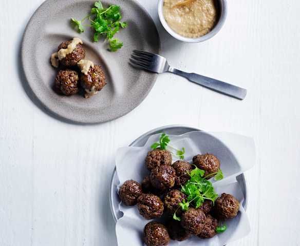 Beef balls with peanut sauce (10-12 months)