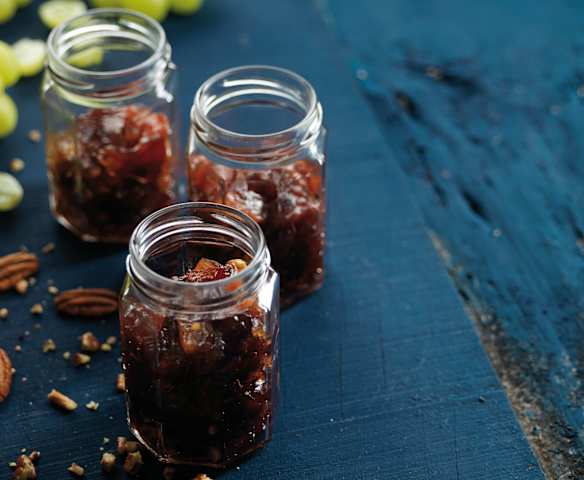 Doce de uvas e frutos secos