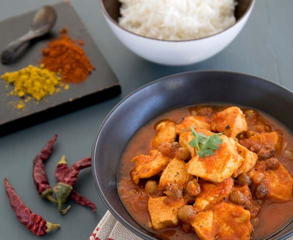 Κοτόπουλο κάρυ με σάλτσα ντομάτας