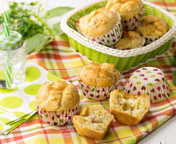 Muffin salati prosciutto e formaggio Muffin salati prosciutto e formaggio