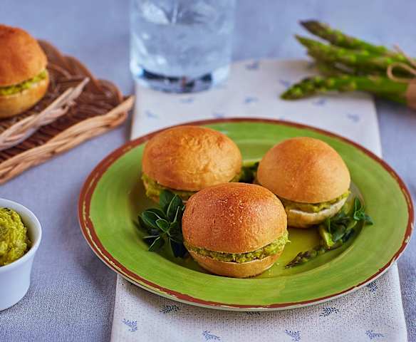 Canapè con patè di asparagi