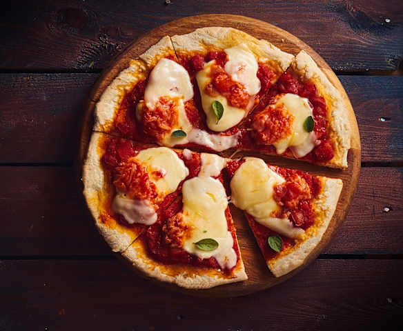 Pizza au 'nduja et au fromage caciocavallo Pizza au 'nduja et au fromage caciocavallo