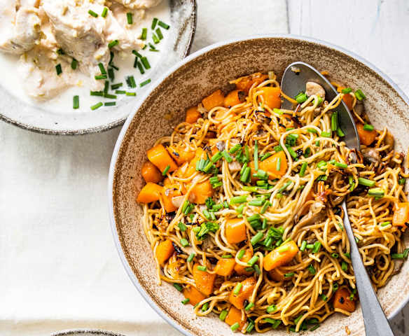 Poulet au lait de coco, nouilles sautées aux légumes