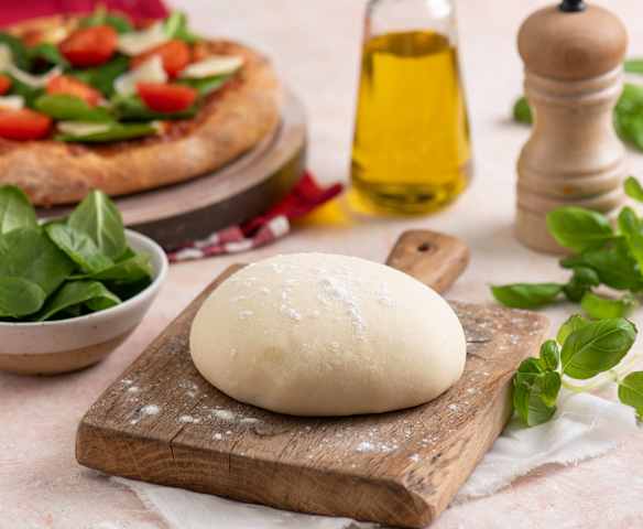 Ciasto na pizzę na odrobinie drożdży