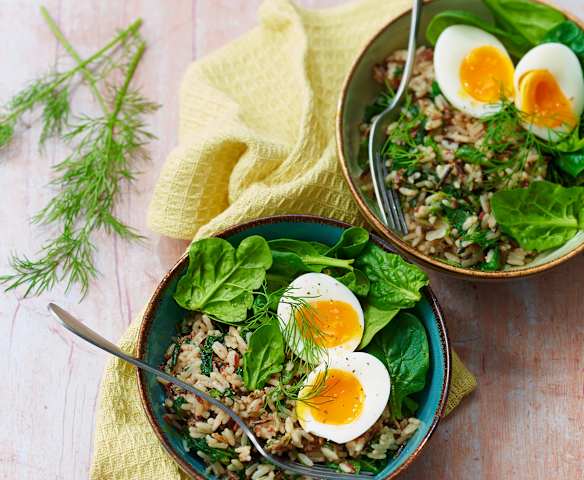 Riz pilaf aux épinards, œufs mollets et aneth