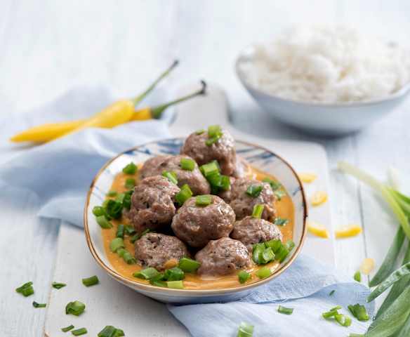 Klopsiki w sosie z batatów i mleka kokosowego