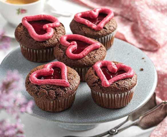 Schokoladenmuffins mit Himbeer-Frischkäse-Buttercreme