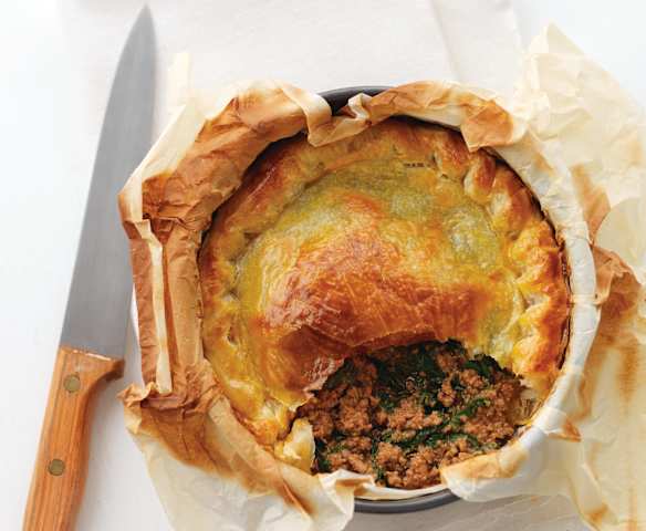 Folhado de bolonhesa e espinafres