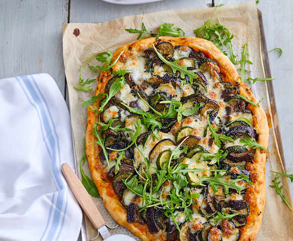 Pizza à l'épeautre, courgettes et aubergines