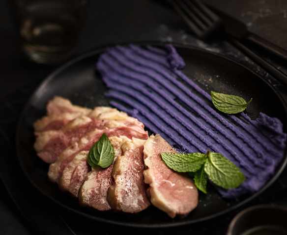 Canard laqué et purée de vitelotte Canard laqué et purée de vitelotte
