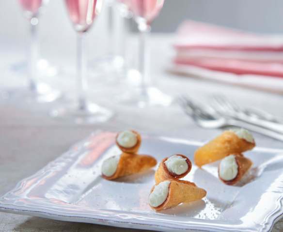Conetti croccanti con mousse di Gorgonzola