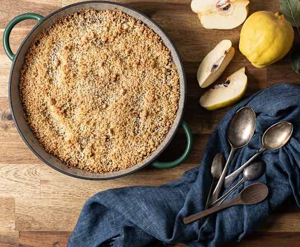 Quince crumble