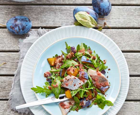 Matjes-Salat mit Pflaumendressing