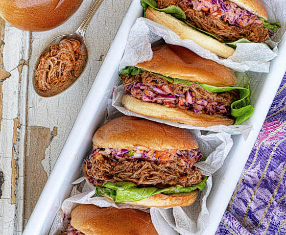 Hamburguesas pulled pork con coleslaw en cocción lenta