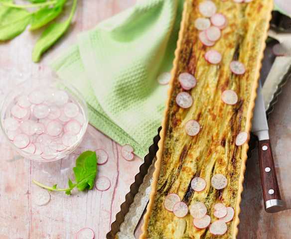 Quiche aux oignons verts et aux radis