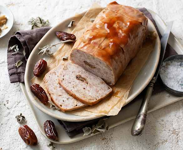 Terrina de pavo con dátiles y nueces