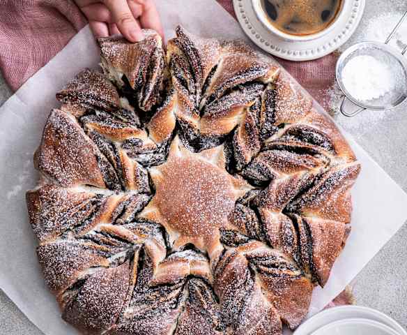 Gwiazda drożdżowa z makiem