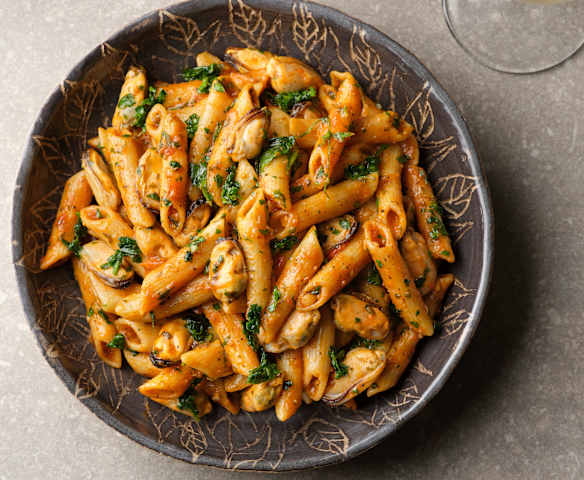 All-in-One Tomaten-Knoblauch Pasta mit Muscheln