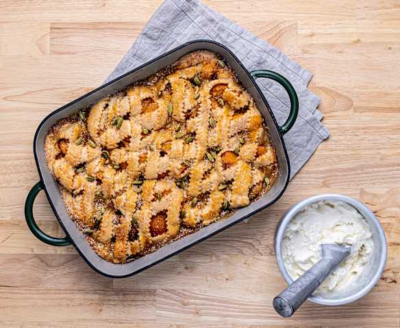 Peach and cardamom pie