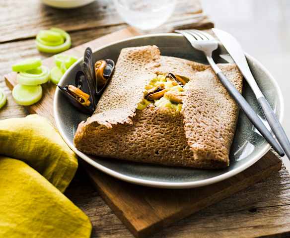 Galette de sarrasin moules et fondue de poireau
