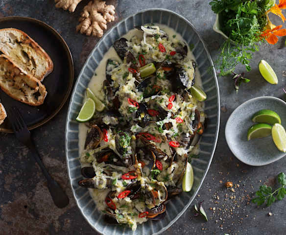 Mussels with Leek and Coconut Sauce