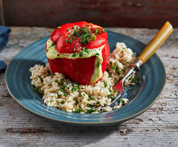 Paprika mit Omelette-Käse-Füllung