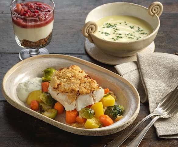 Riesling-Suppe, Kabeljau mit Käse-Kruste, Gemüse und Sauce; Lebkuchen-Schichtdessert Riesling-Suppe, Kabeljau mit Käse-Kruste, Gemüse und Sauce; Lebkuchen-Schichtdessert