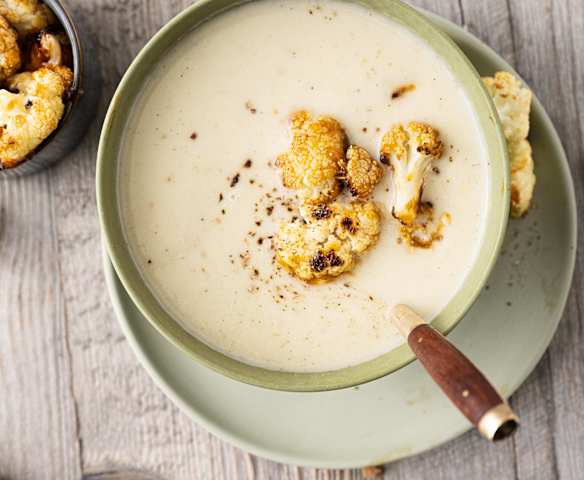 Crema de coliflor con ramilletes glaseados Crema de coliflor con ramilletes glaseados