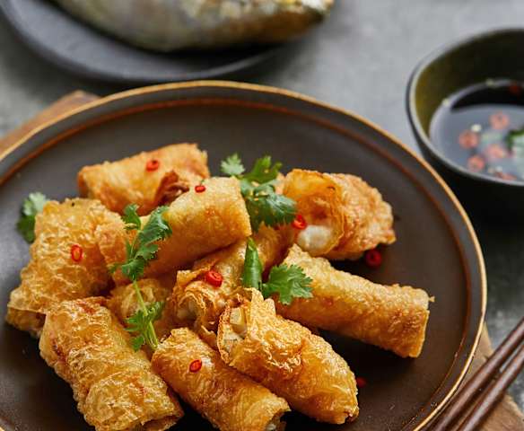 黄鱼虾仁腐皮卷