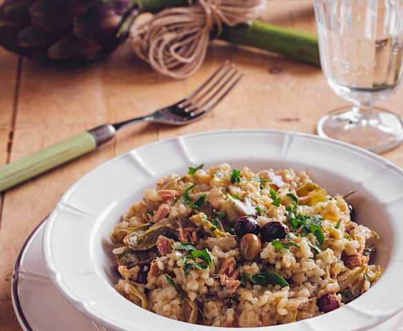 Risotto ai carciofi con tonno e olive