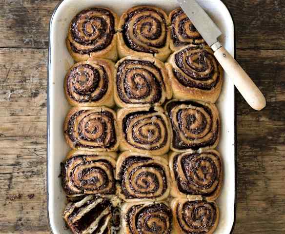 Rollos de chocolate y almendras