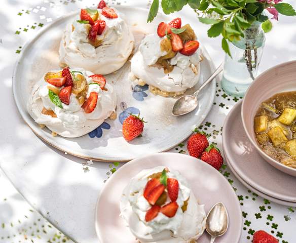 Petite pavlova à la rhubarbe