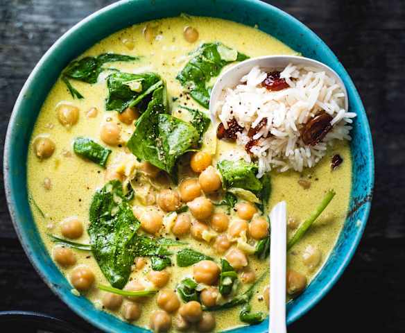 Curry de pois chiches aux épinards, riz aux cranberries