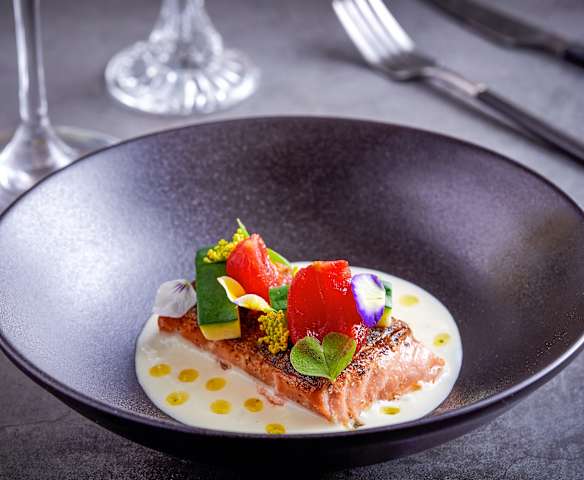 土豆慕斯配三文鱼