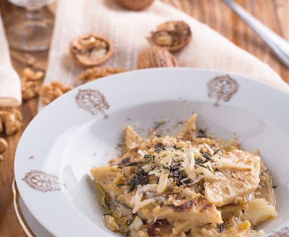 Testaroli di farro alle noci