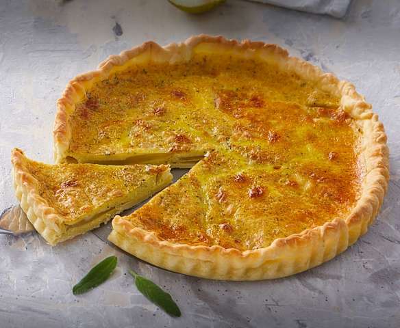 Quiche con pere, salvia e Fontina Quiche con pere, salvia e Fontina