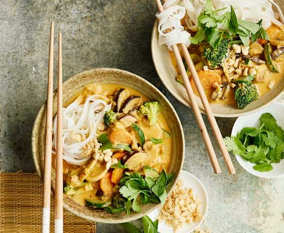 Reisbandnudeln mit Gemüsecurry