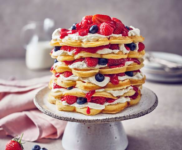 Waffeltorte mit Beeren Waffeltorte mit Beeren