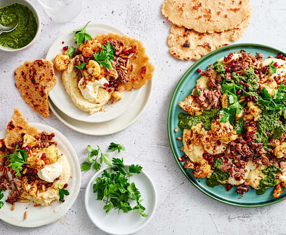 Share plate with hummus, spiced cauliflower and shredded lamb (Diabetes)