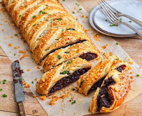 Feuilleté tressé au chèvre et aux olives