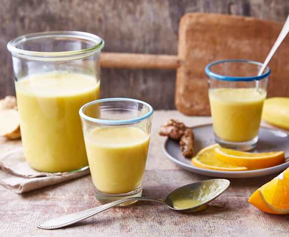 Smoothie orange-banane au curcuma