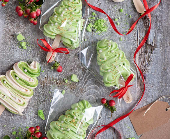 Weihnachtliche Baiser-Lollis