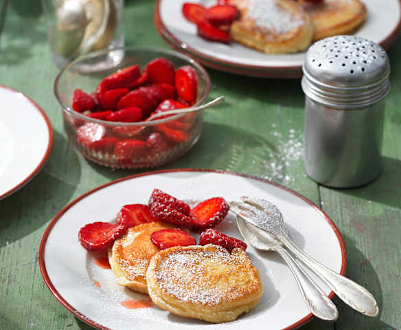 Rahmdalken mit Erdbeeren