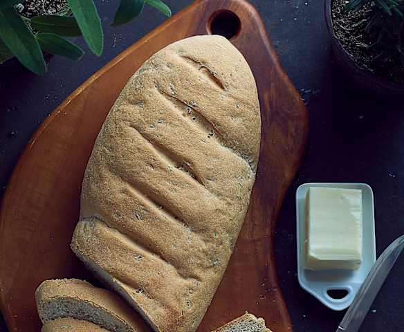 Pane al rosmarino e salvia