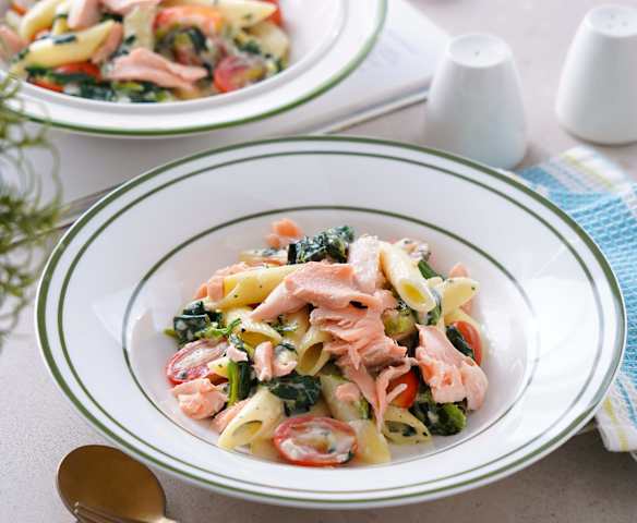 鮭魚菠菜筆管麵