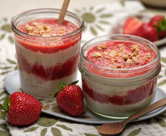 Strawberry Cheesecake Overnight Oats Strawberry Cheesecake Overnight Oats