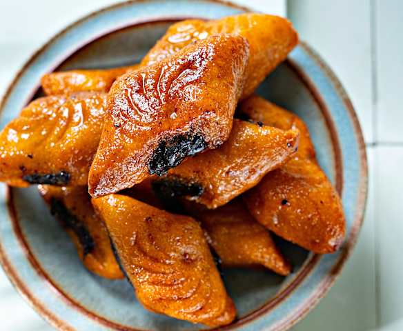 Makrouts (biscuits de semoule aux dattes)