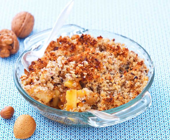Crumble pommes, caramel et fruits à coques (sans gluten et sans lactose)